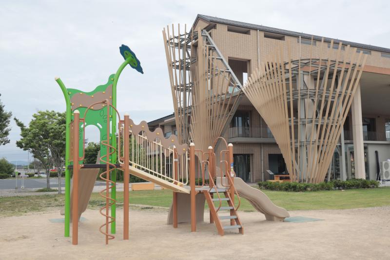 playground_equipment.jpg