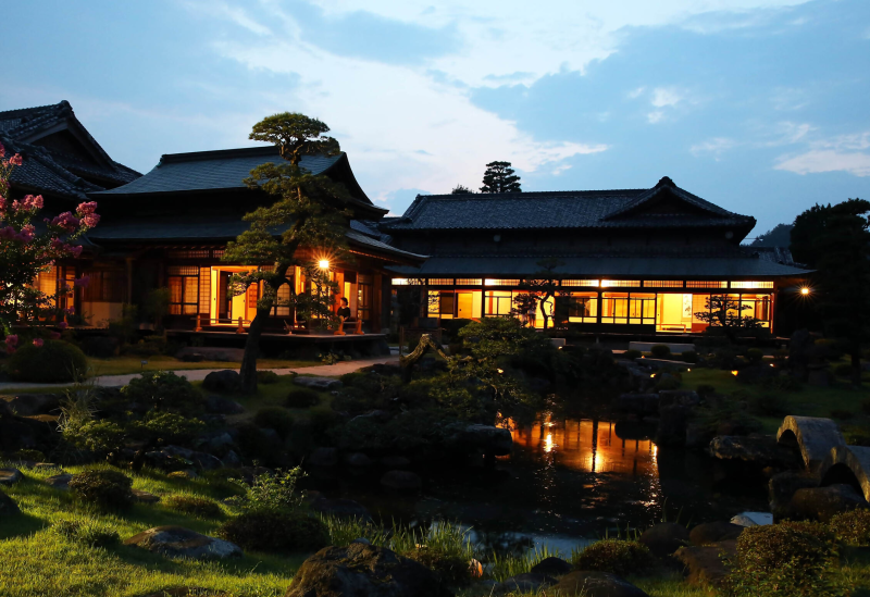 夜の庭園