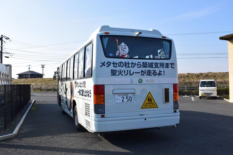 ラッピングバス04